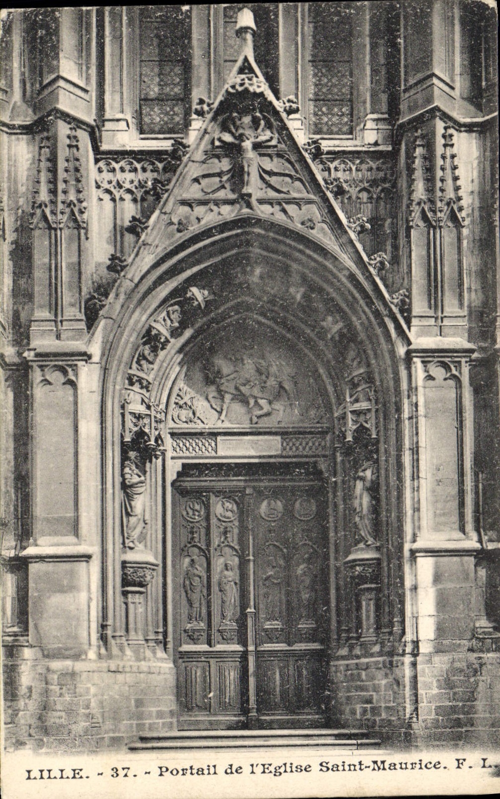 CPA Lille Portail de l'Eglise Saint Maurice