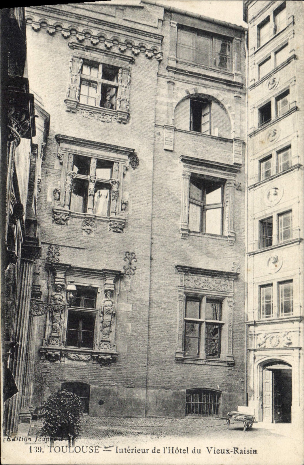 CPA Toulouse Interieur de l'Hotel du Vieux Raisin