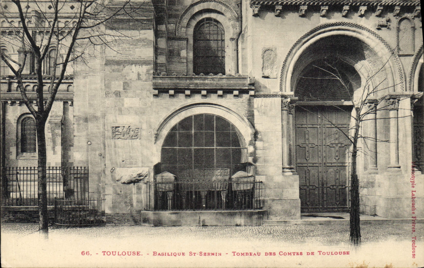 CPA Basilique St Semin Tombeau des Comtes de Toulouse