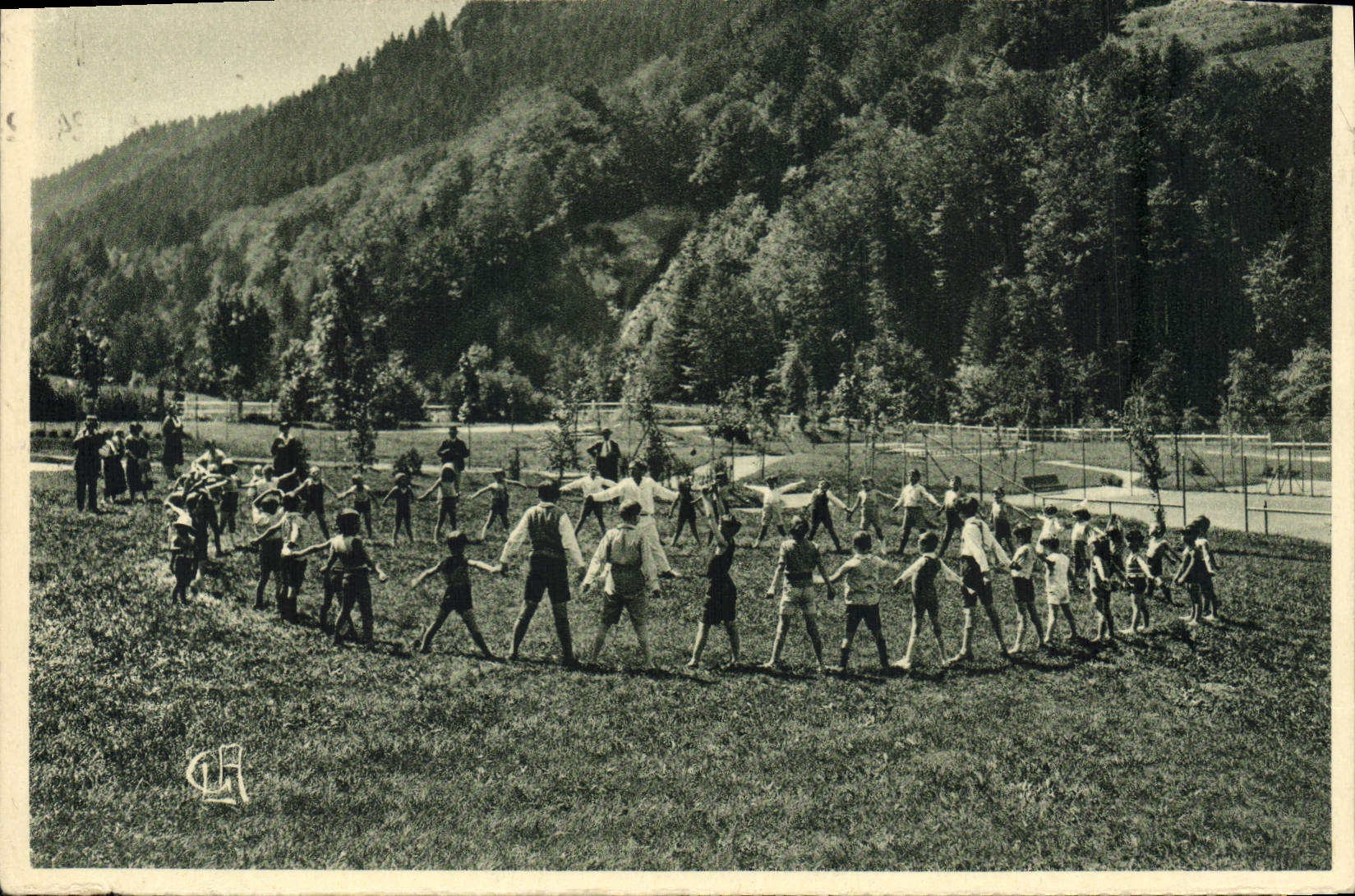 CPA La Bourboule Le parc d'enfants