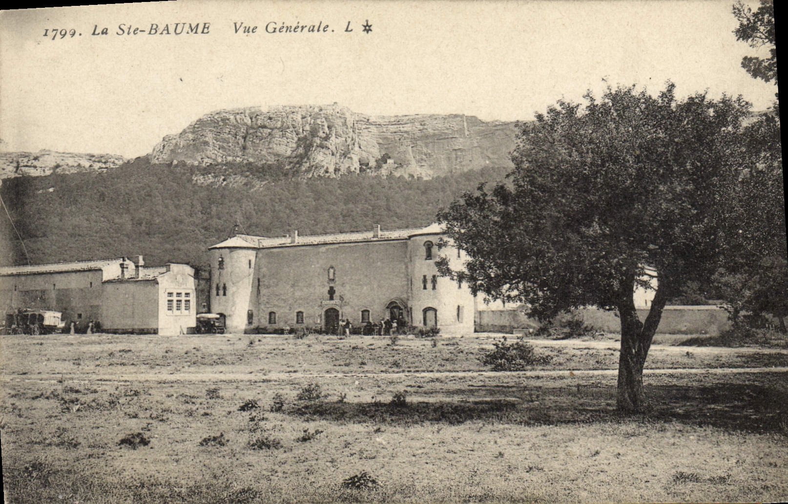 CPA La Sainte Baume Vue generale