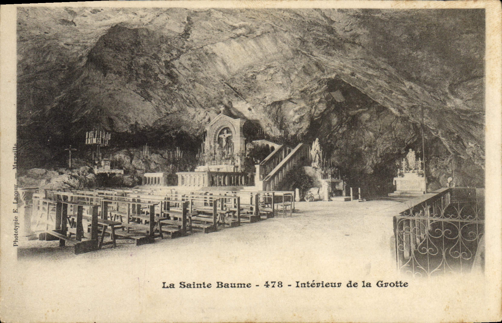 CPA La Sainte Baume Interieur de la Grotte