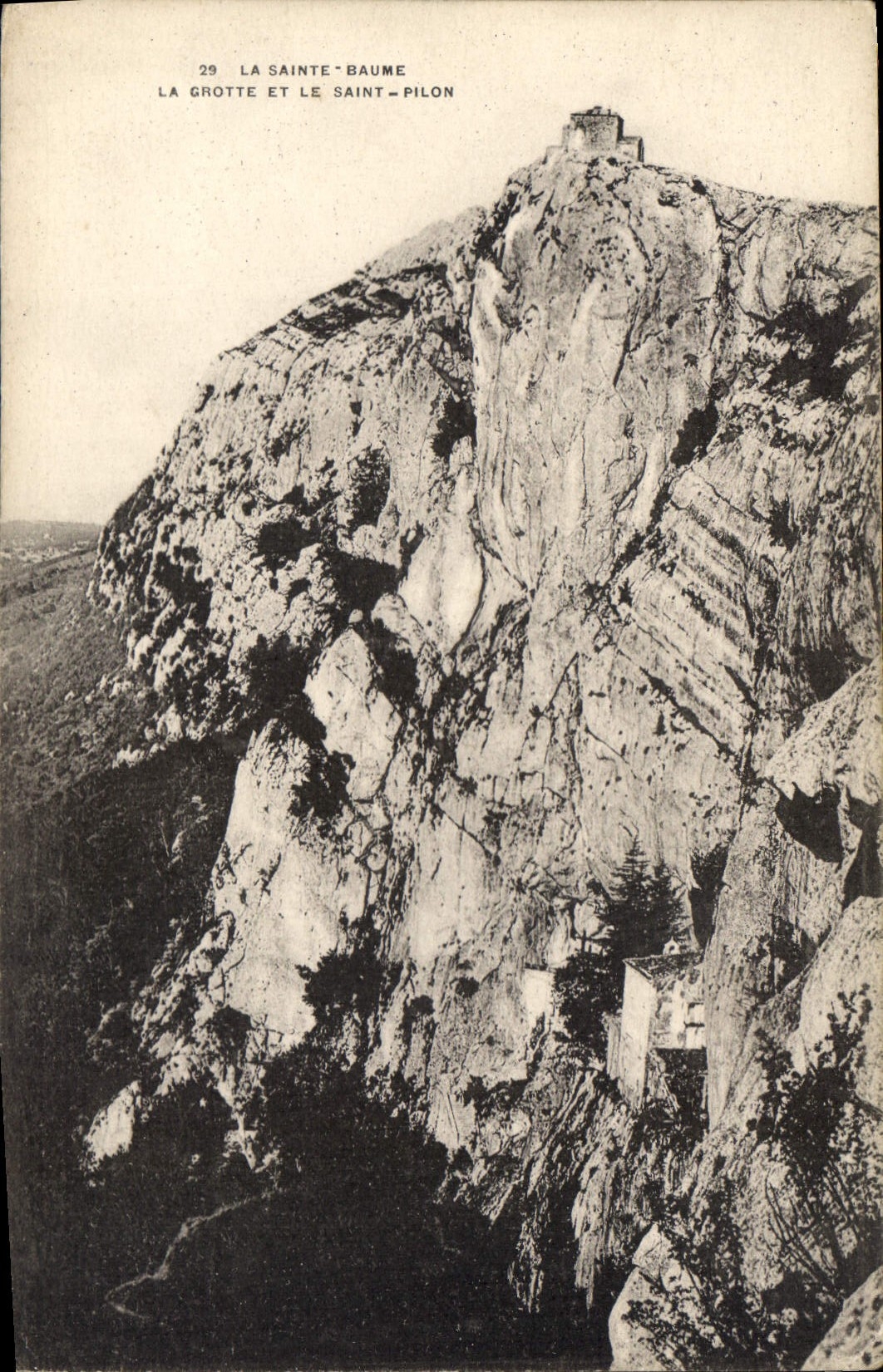 CPA La Sainte Baume La Grotte et le Saint Pilon