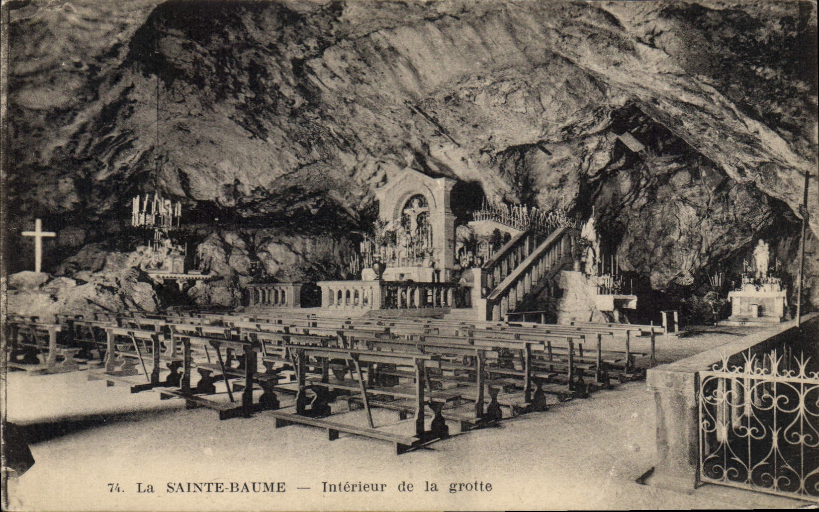 CPA La Sainte Baume Interieur de la Grotte