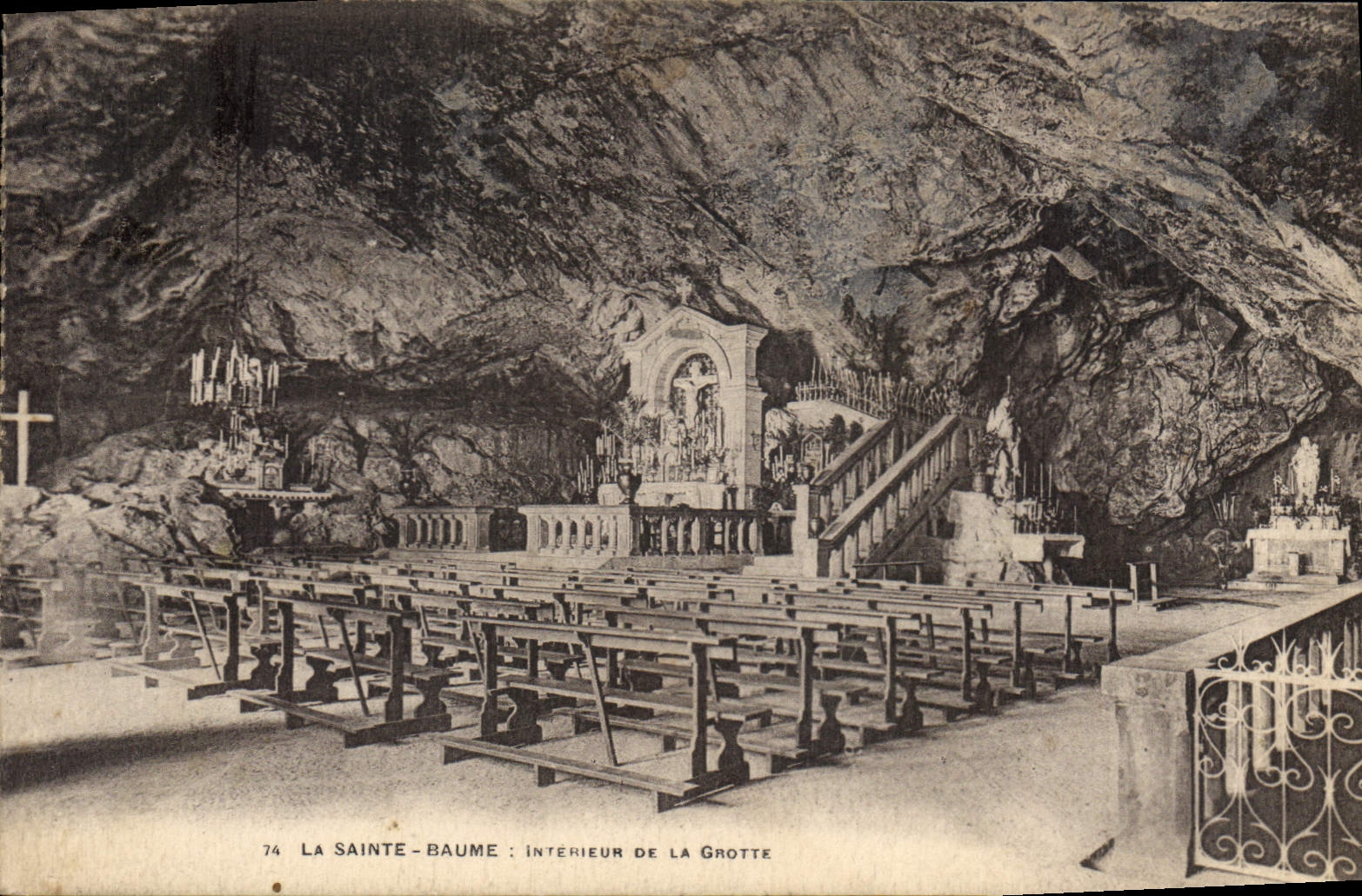 CPA La Sainte Baume Interieur de la Grotte