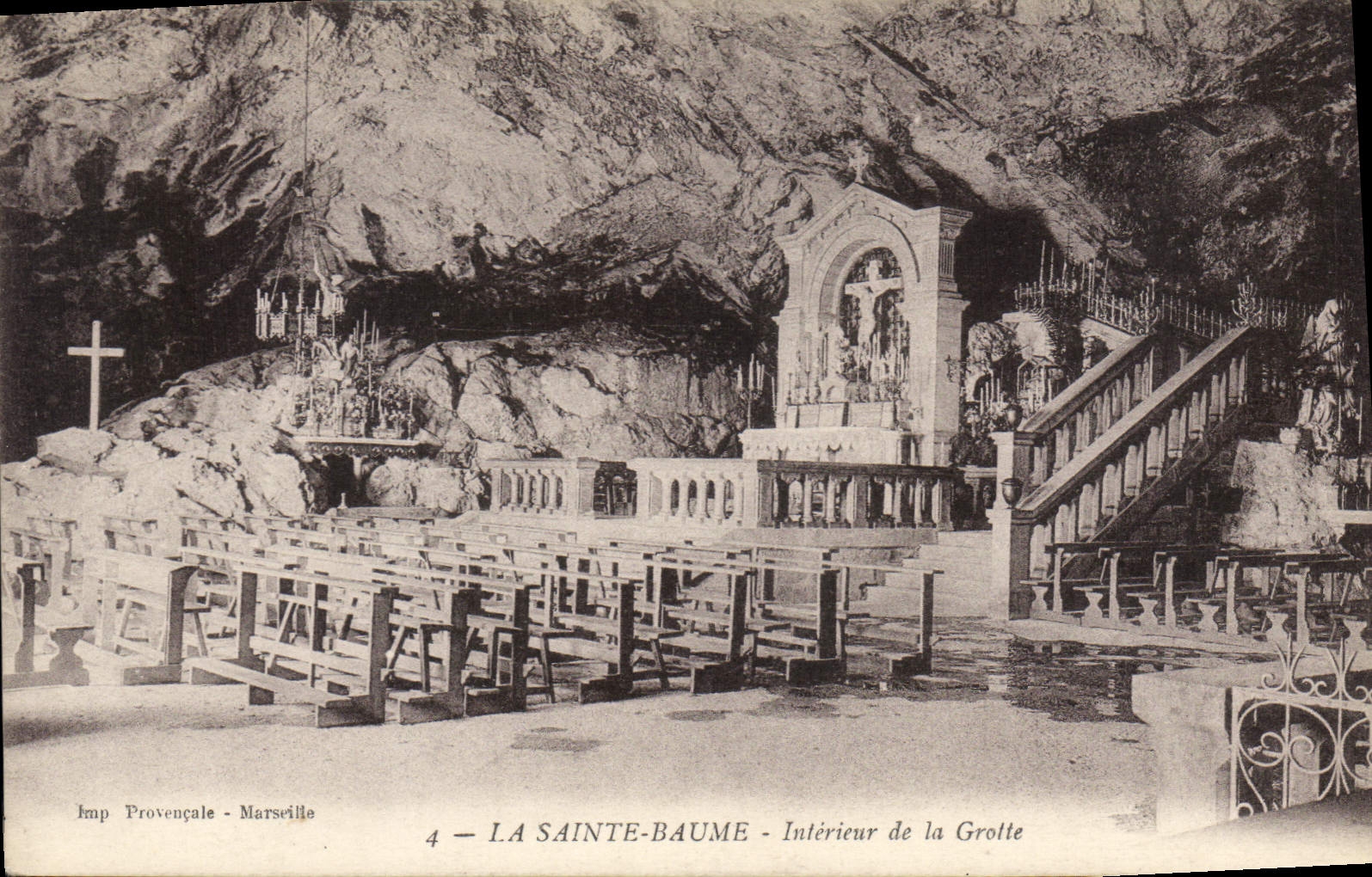 CPA La Sainte Baume Interieur de la Grotte