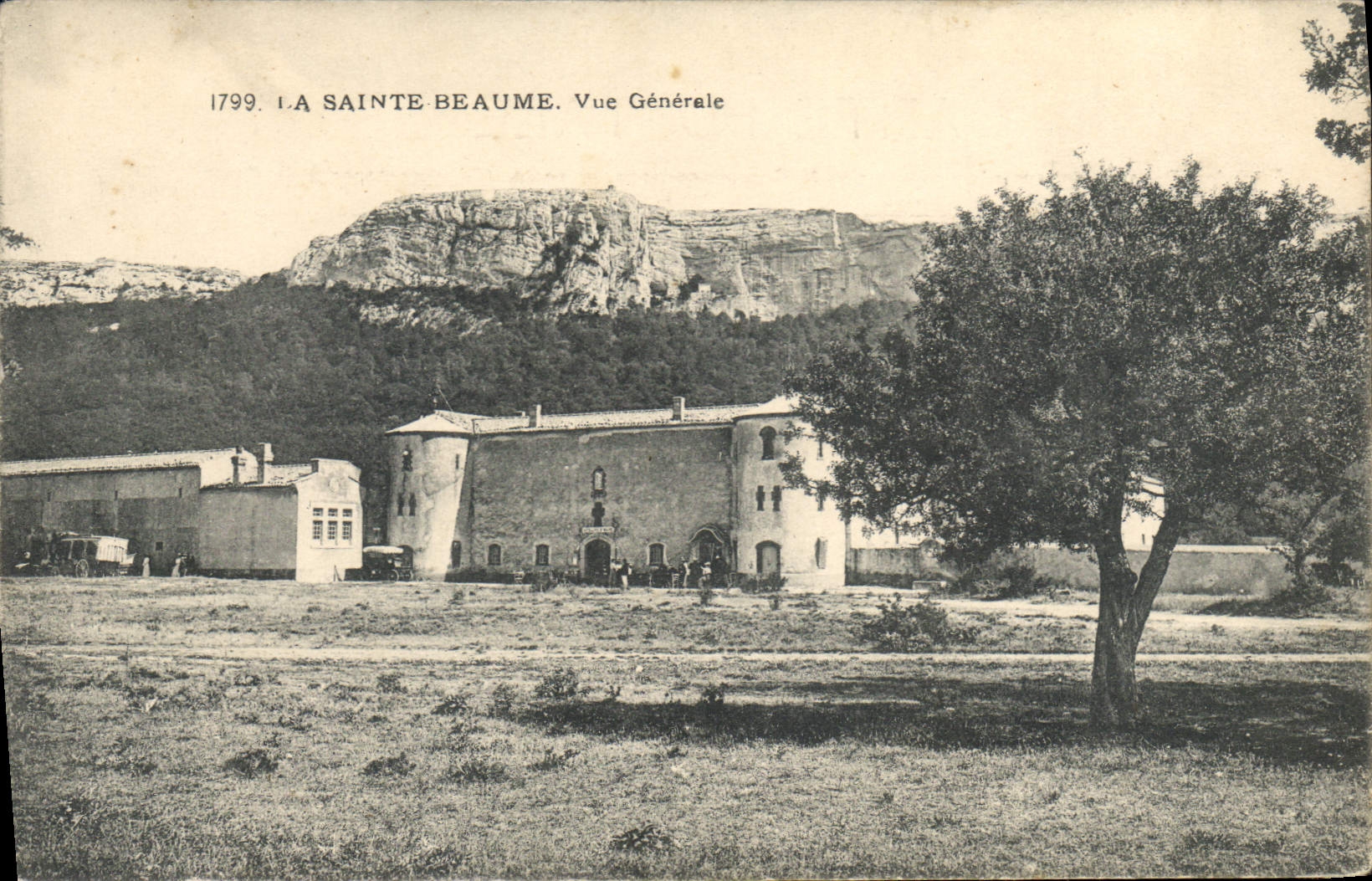 CPA La Sainte Baume Vue generale