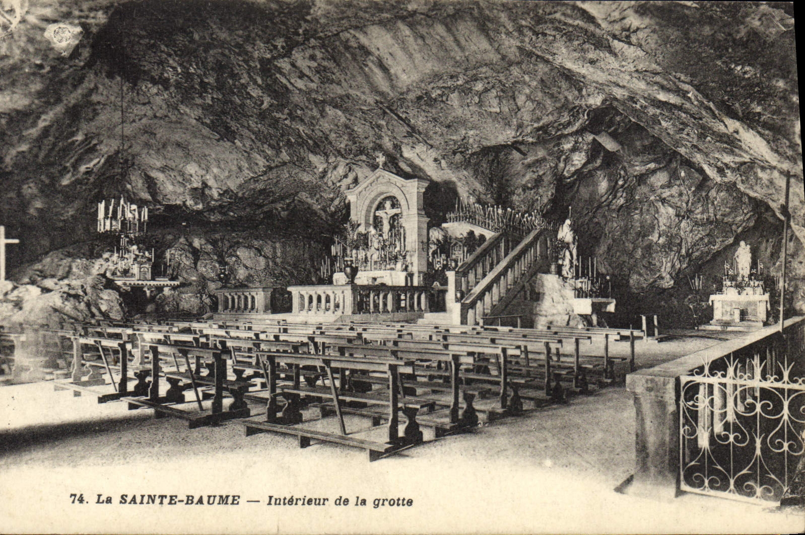 CPA La Sainte Baume Interieur de la Grotte