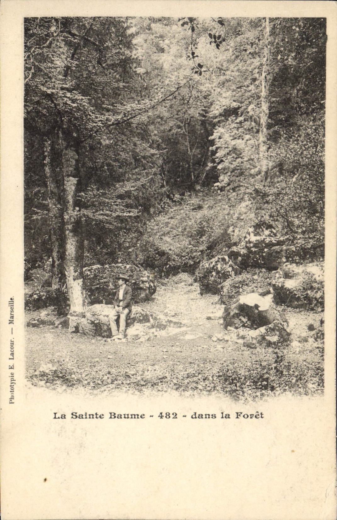 CPA La Sainte Baume dans la Foret