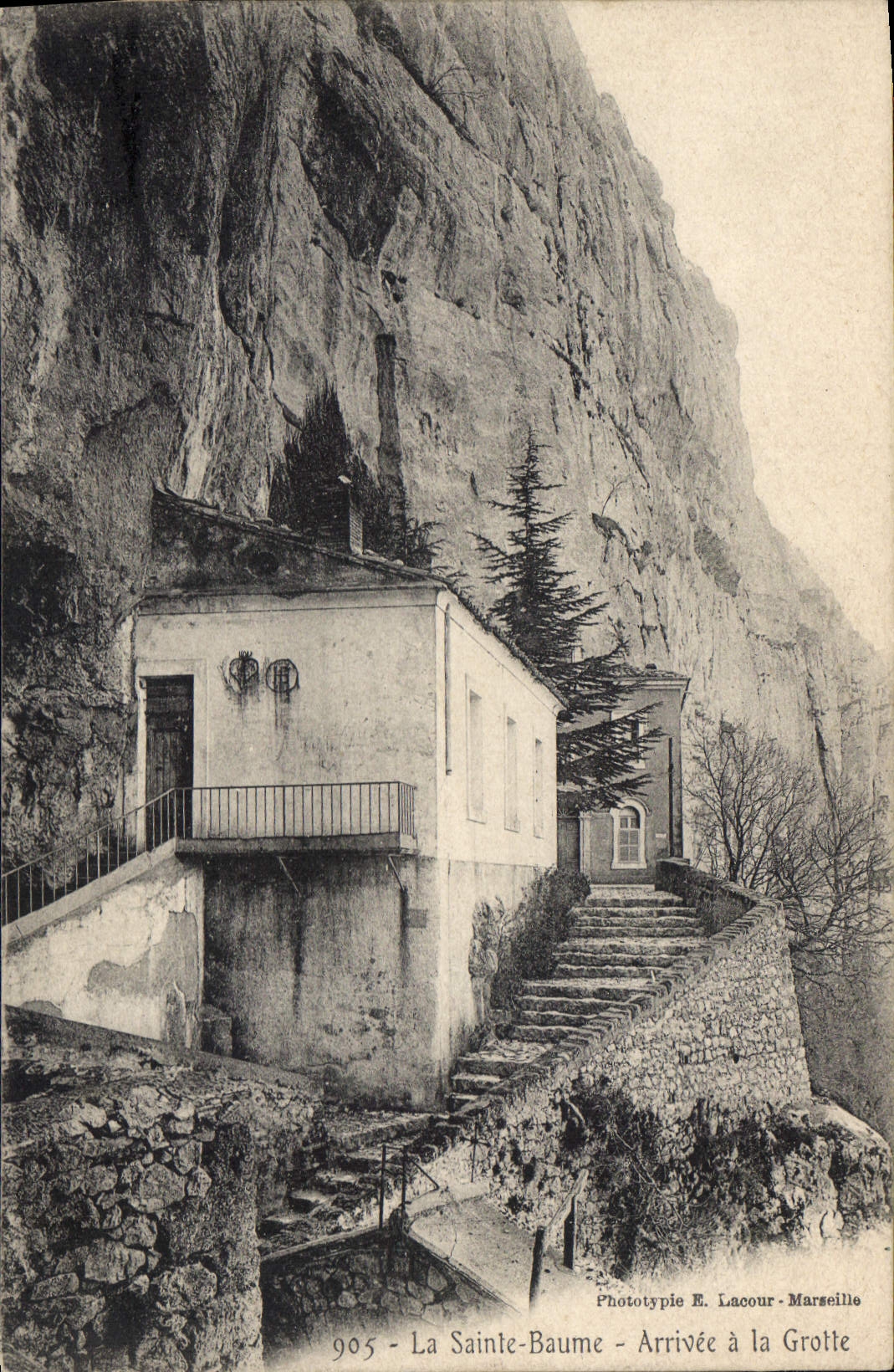 CPA La Sainte Baume Arrivee a la Grotte