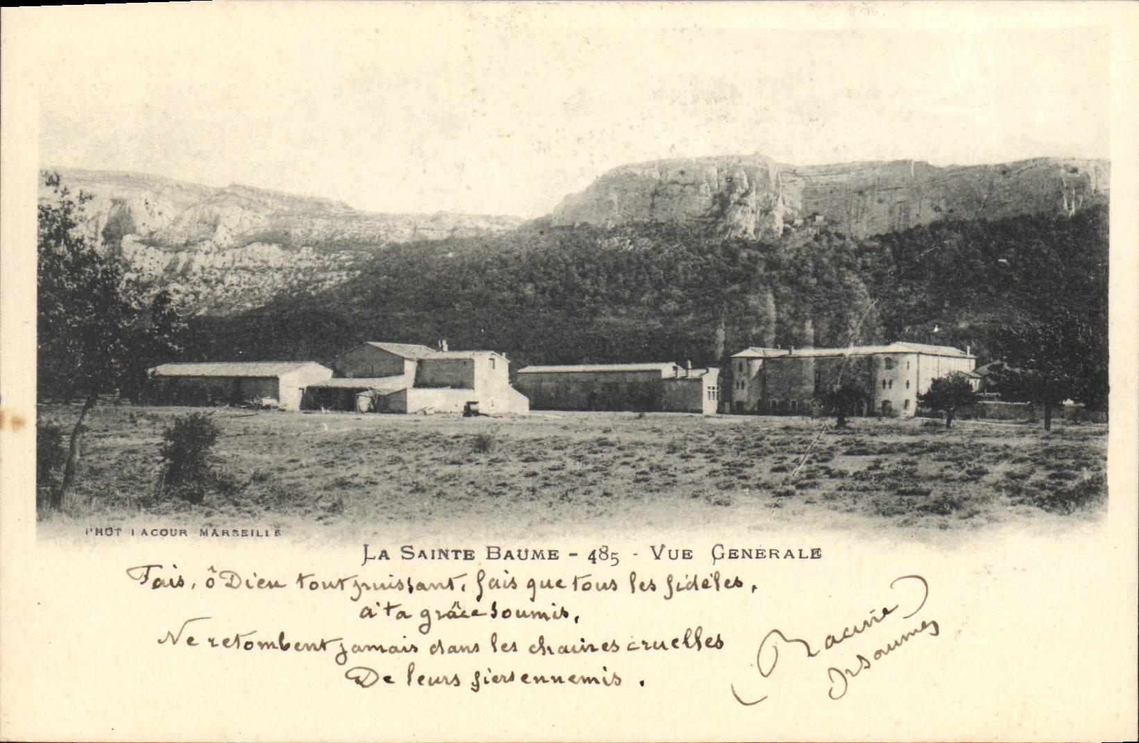 CPA La Sainte Baume Vue generale