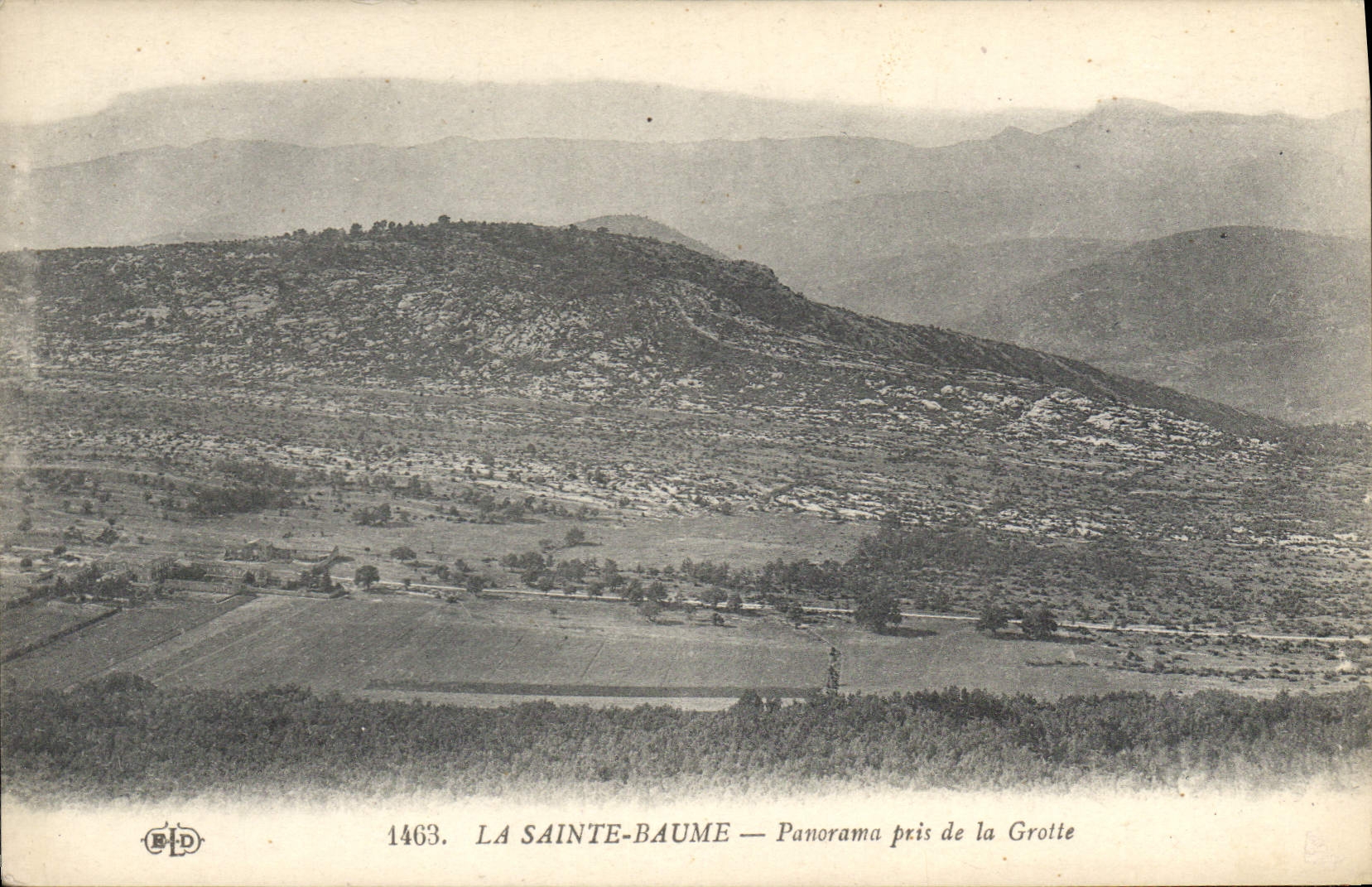CPA La Sainte Baume Panorama pris de la Grotte