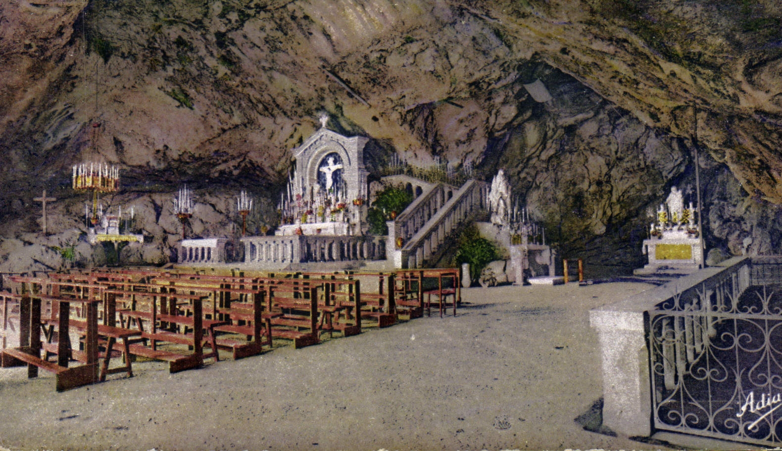 CPA La Sainte Baume Interieur de la Grotte