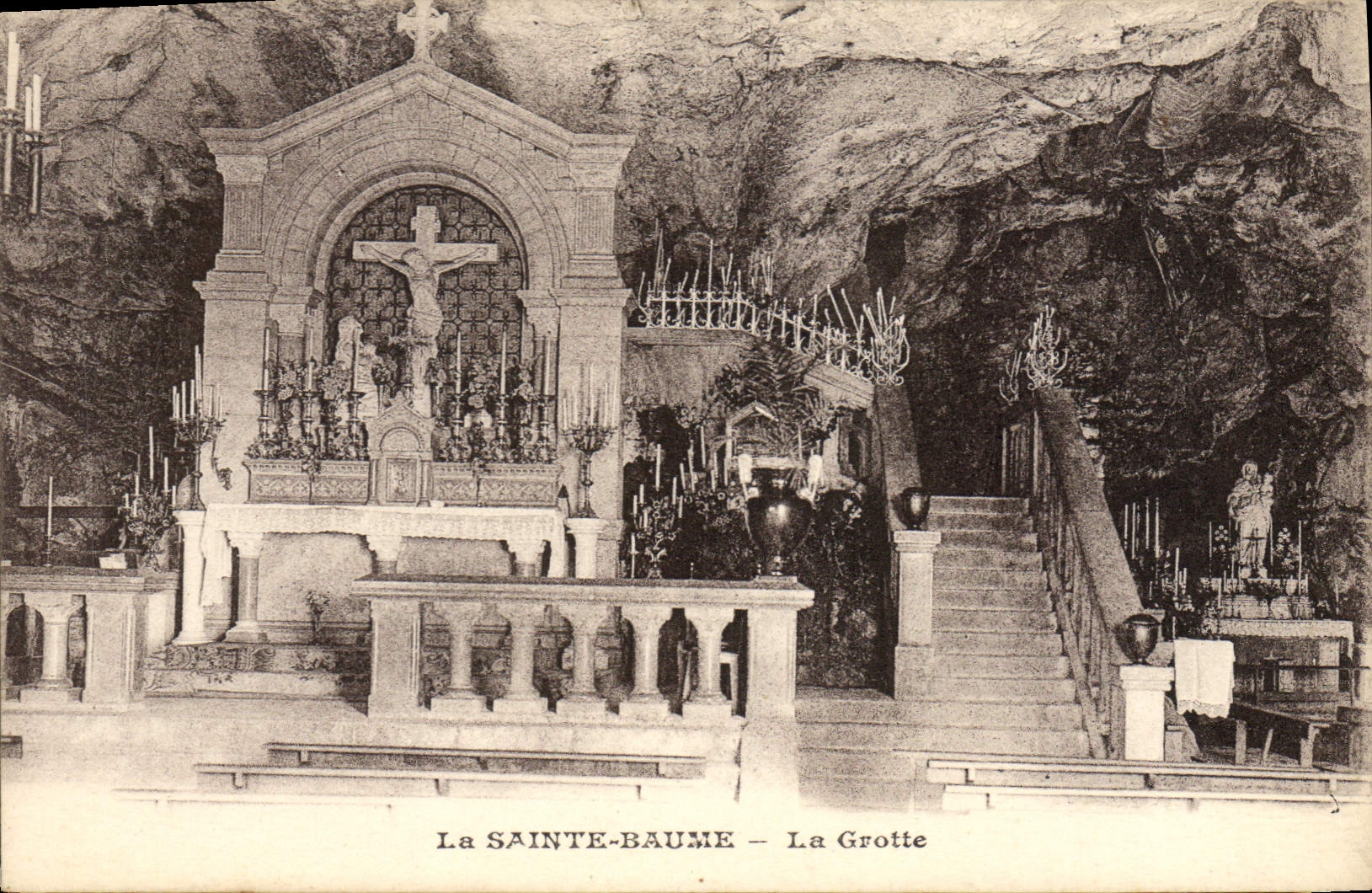 CPA La Sainte Baume La Grotte
