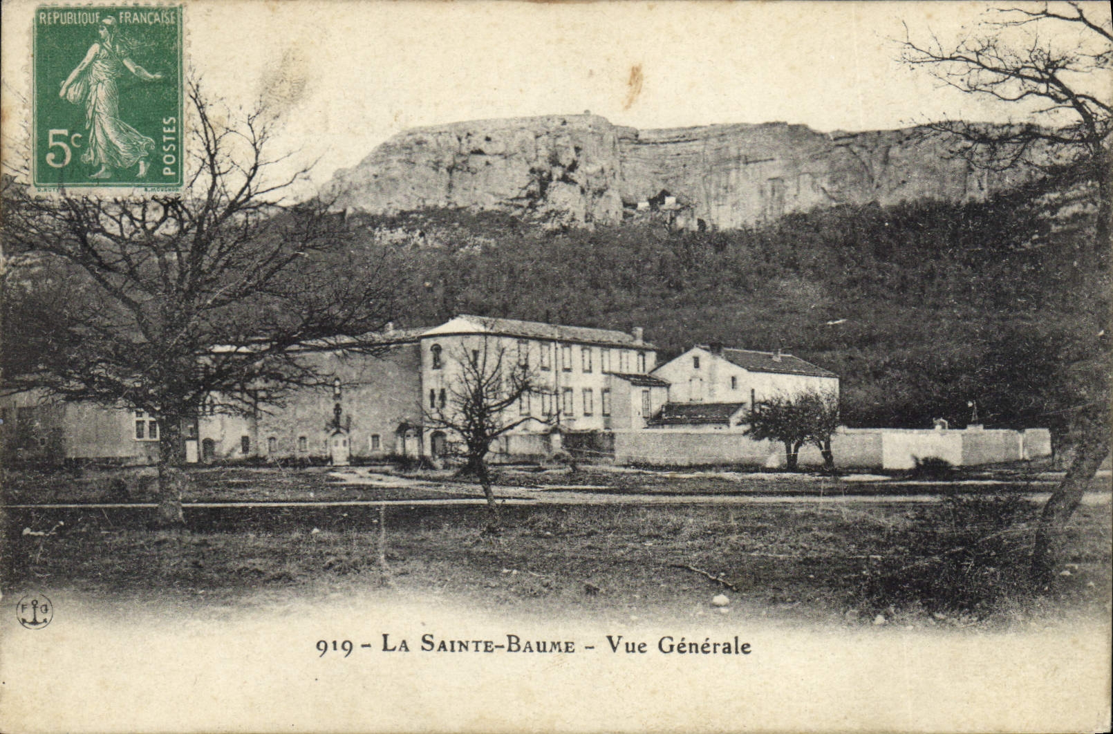 CPA La Sainte Baume Vue generale