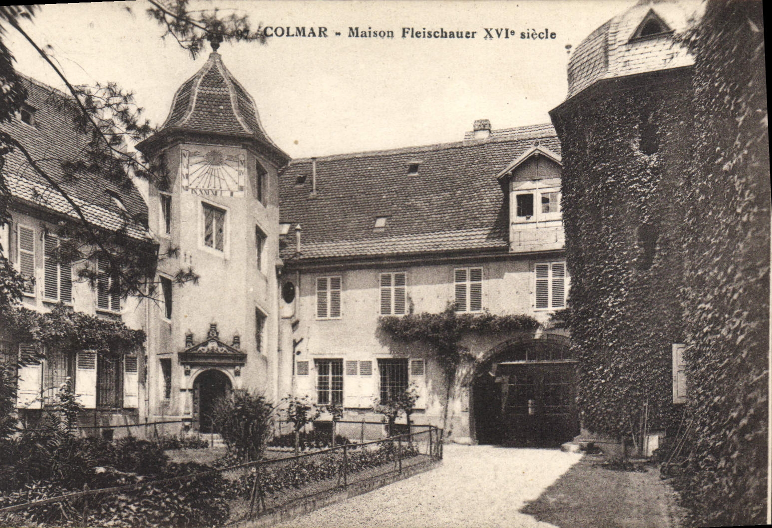 CPA Colmar Maison Fleischauer XVI siecle