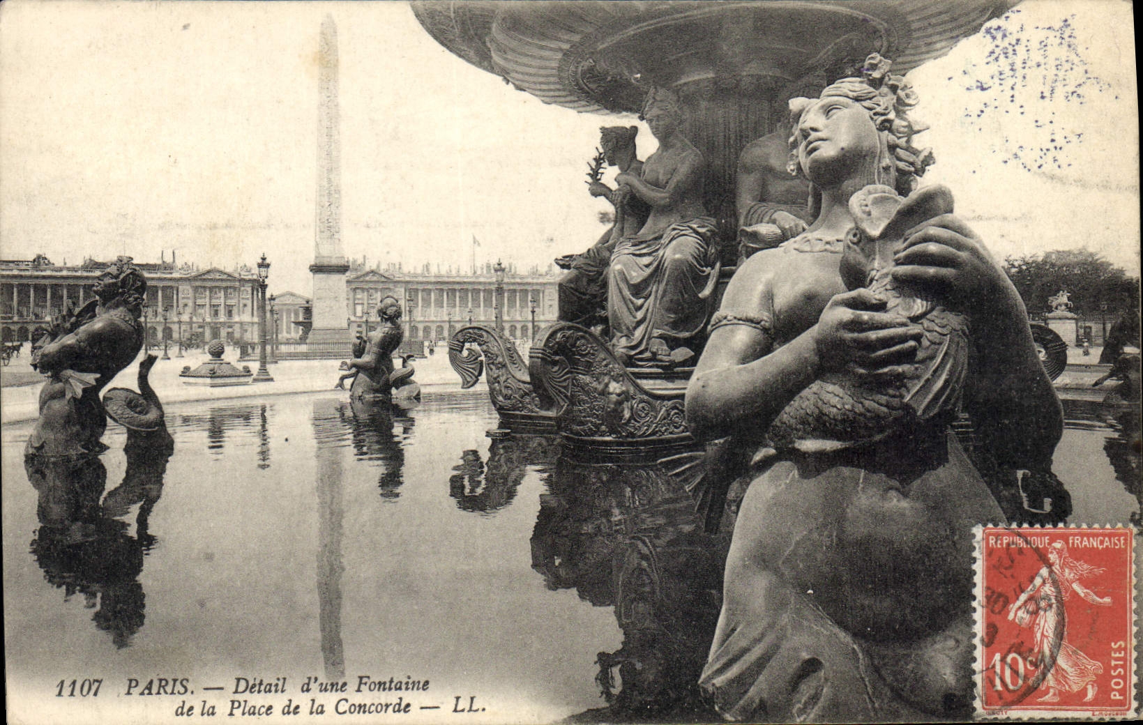 CPA Paris Detail d'une Fontaine de la Place de la Concorde 