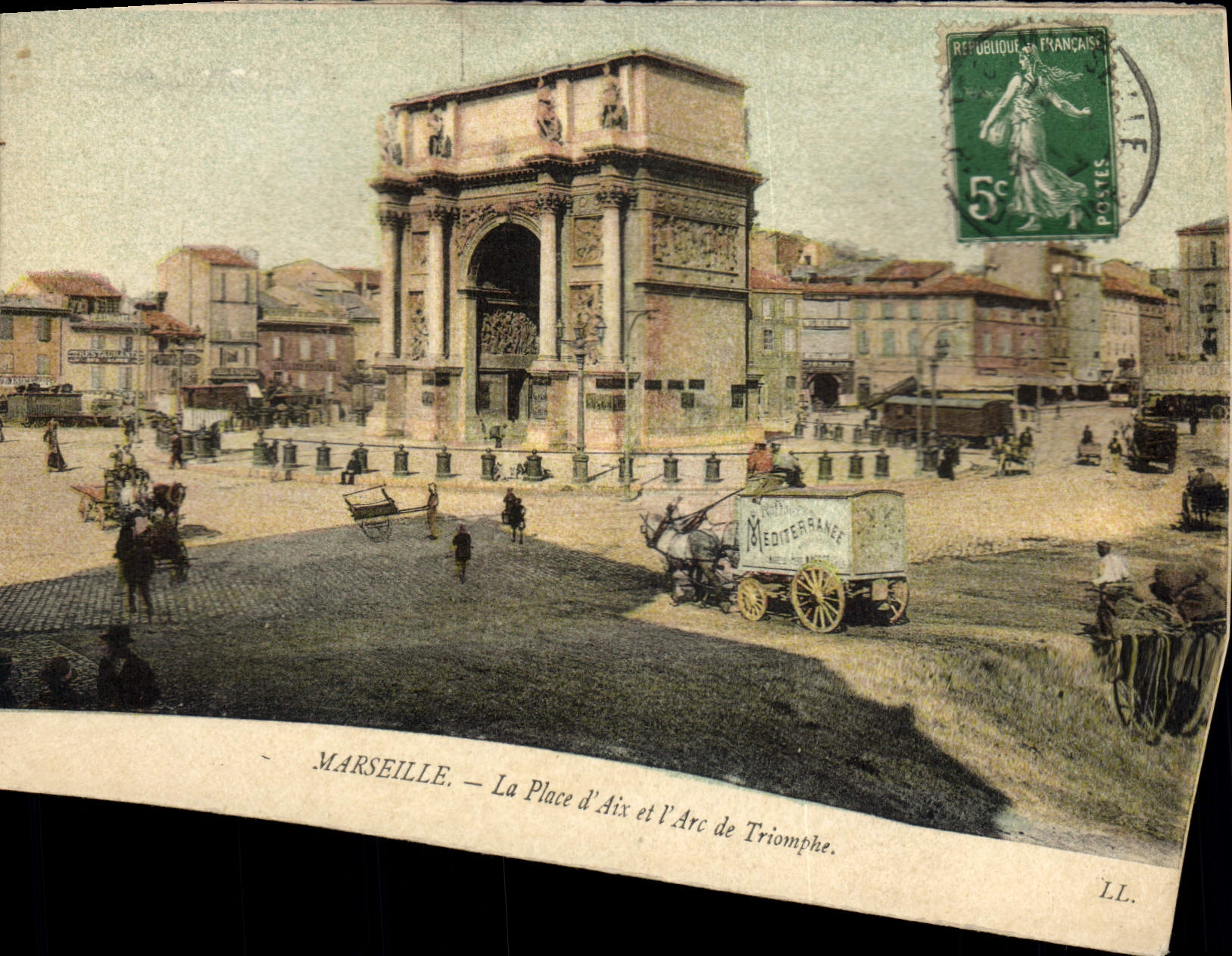 CPA Marseille La Place d'Aix et l'Arc de Triomphe