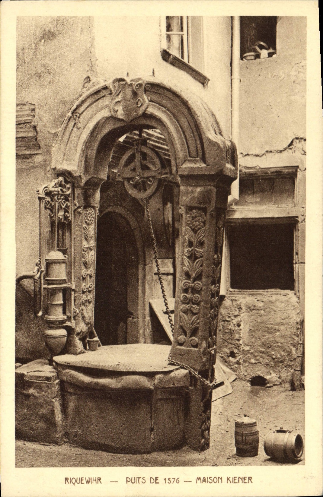 CPA Riquewihr Puits de Maison Kiener 