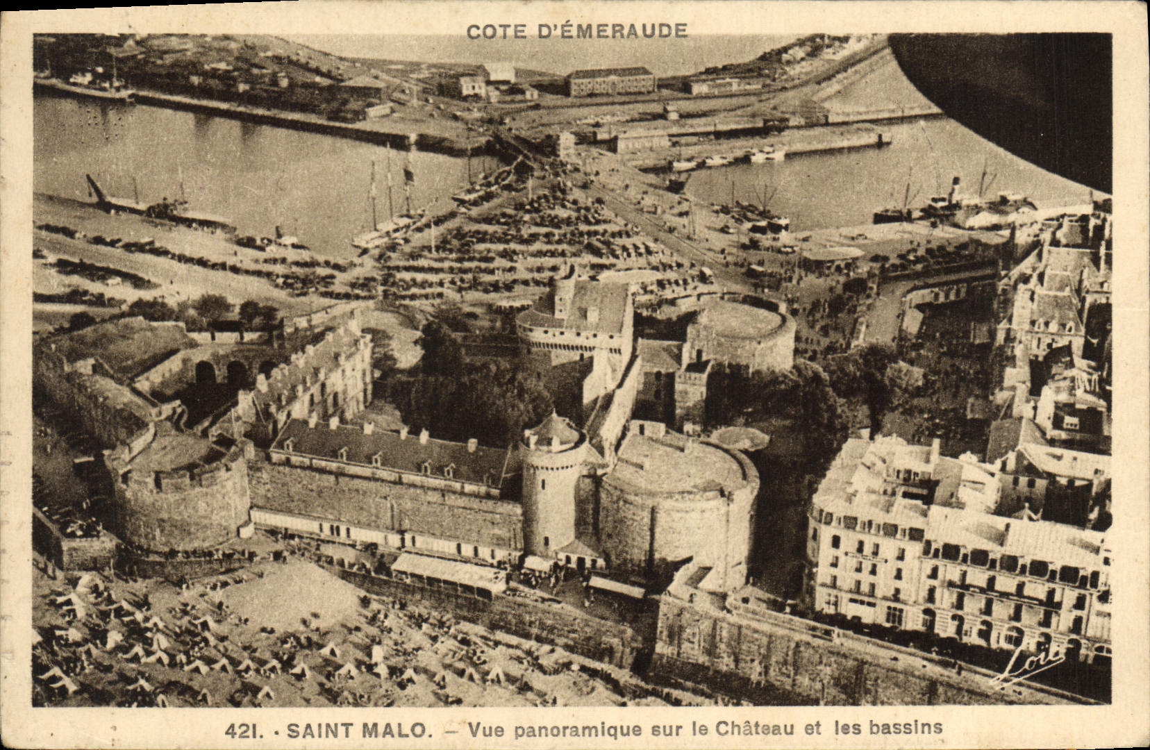 CPA Cote d'Emeraude Saint Malo Vue Panoramique sur le Chateau et les Bassins 