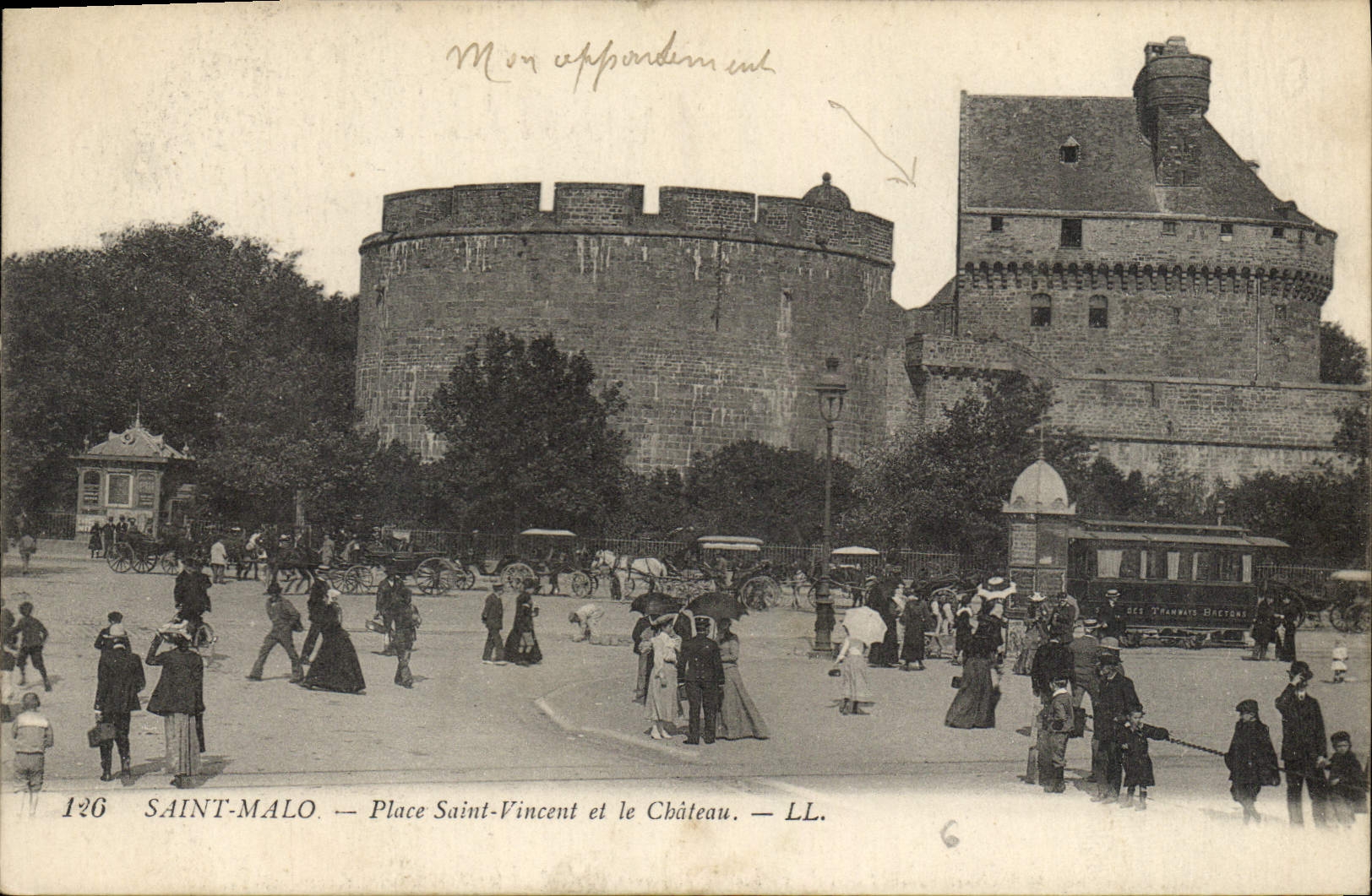 CPA Saint Malo Place Saint Vincent et le Chateau Tramway