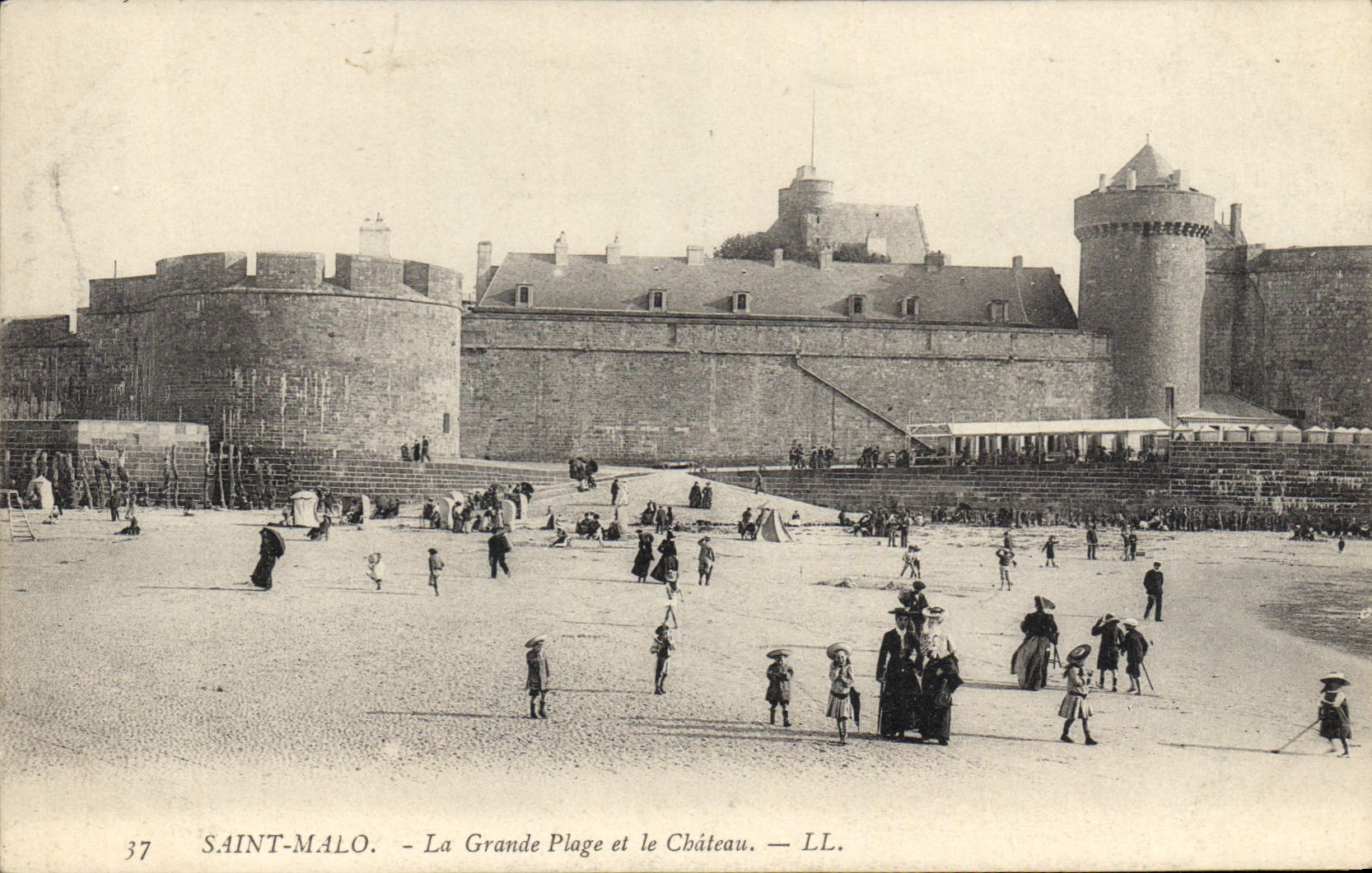 CPA Saint Malo La Grande Plage et le Chateau 