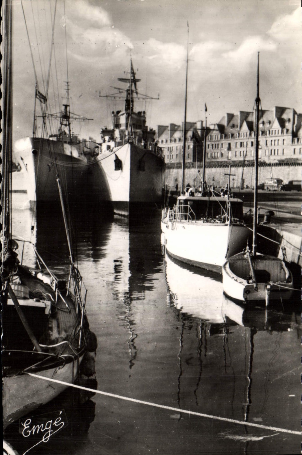 CPM Cote d'Emeraude Saint Malo Le Port Bateaux