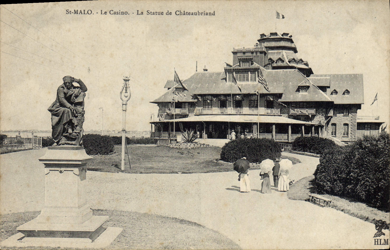 CPA St Malo Le Casino La Statue de Chateaubriand 