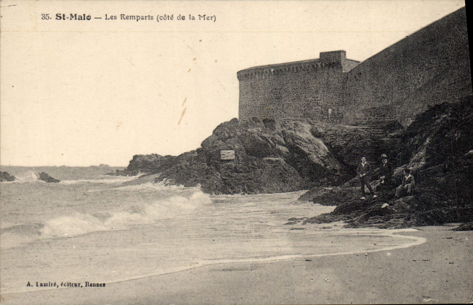 CPA St Malo Les Remparts Cote de la Mer 