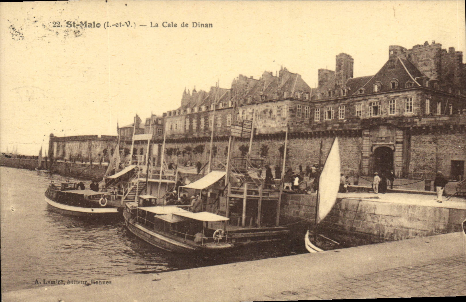 CPA St Malo I et V La Cale de Dinan 