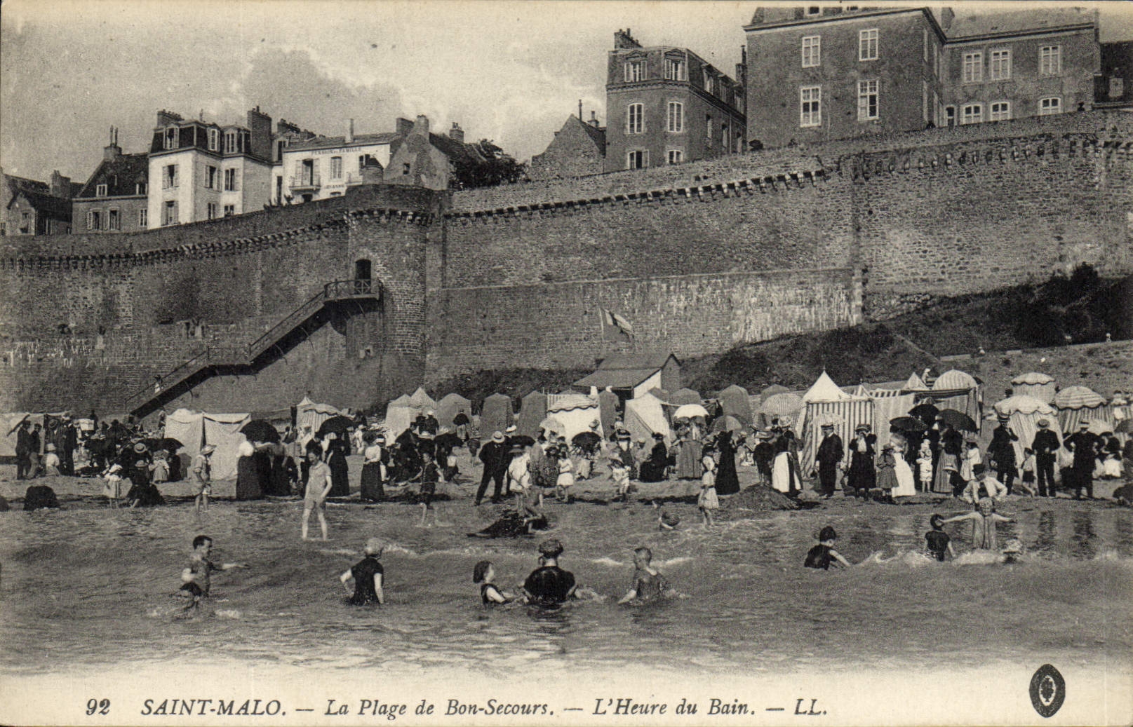 CPA Saint Malo La Plage de Bon Secours L'Heure du Bain 