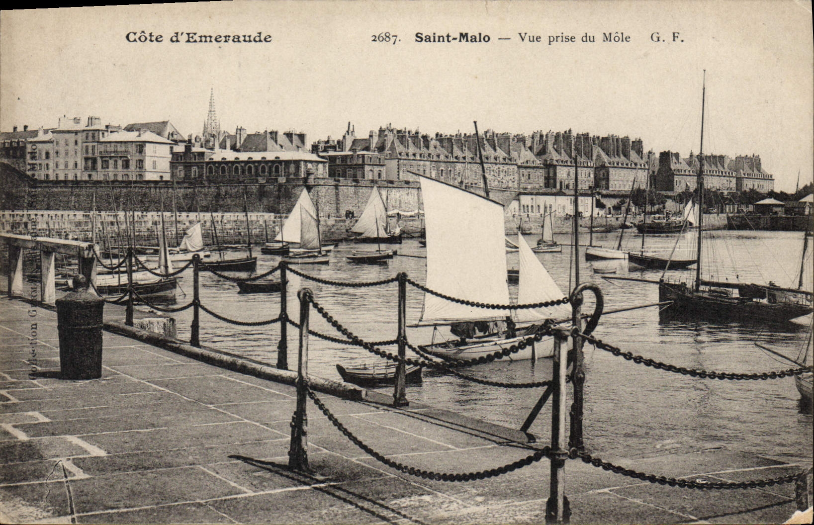 CPA Saint Malo Vue prise du Mole 