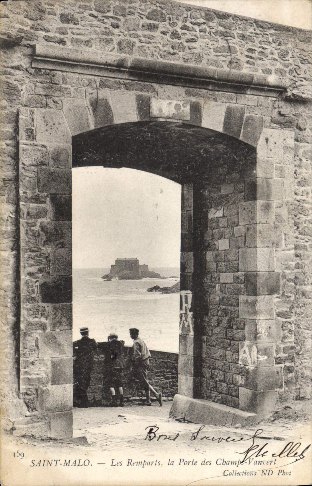 CPA Saint Malo Les Remparts la Porte des Champs Vauvert 