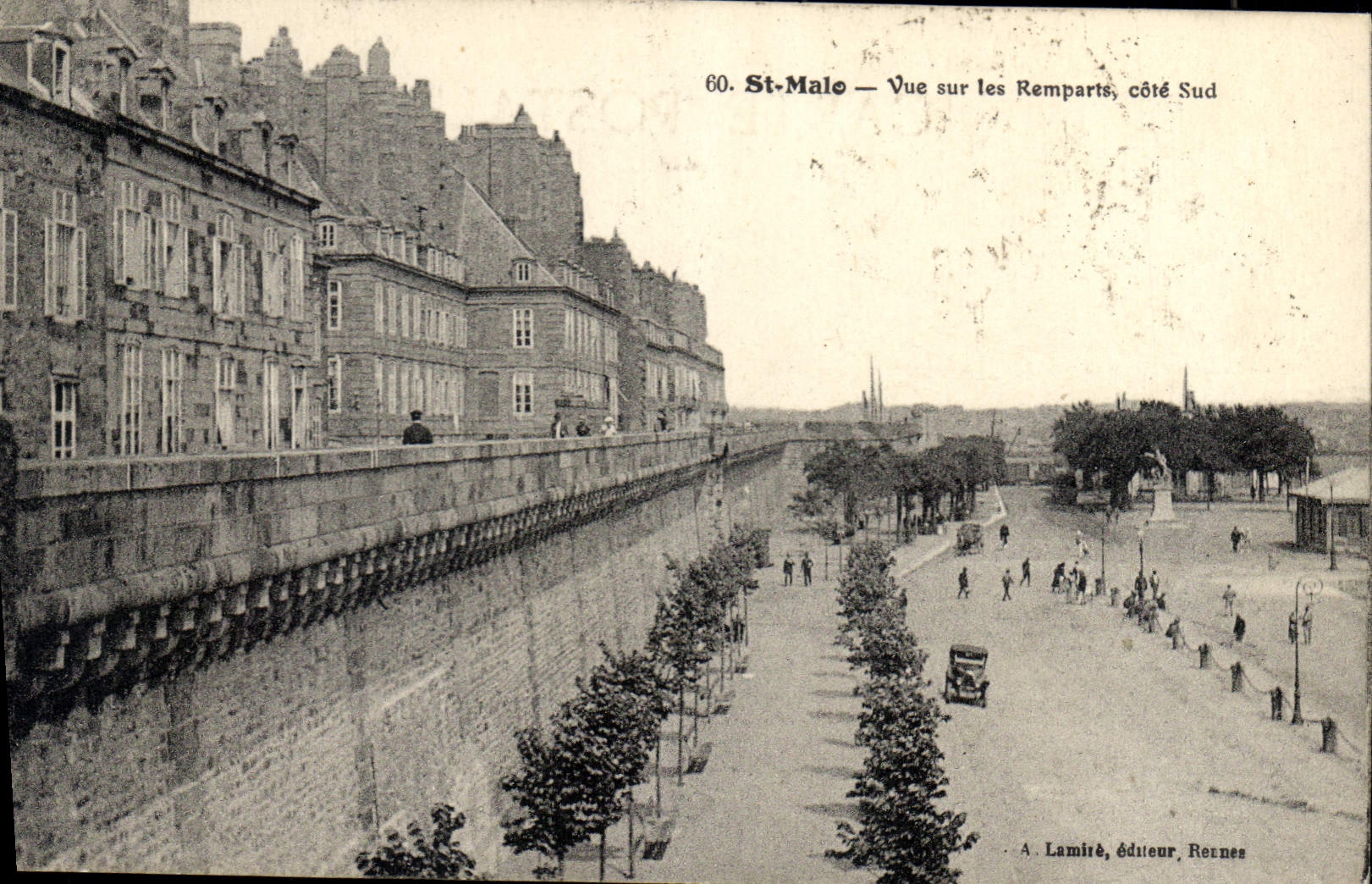 CPA Saint Malo Vue sir les Remparts cote Sud 