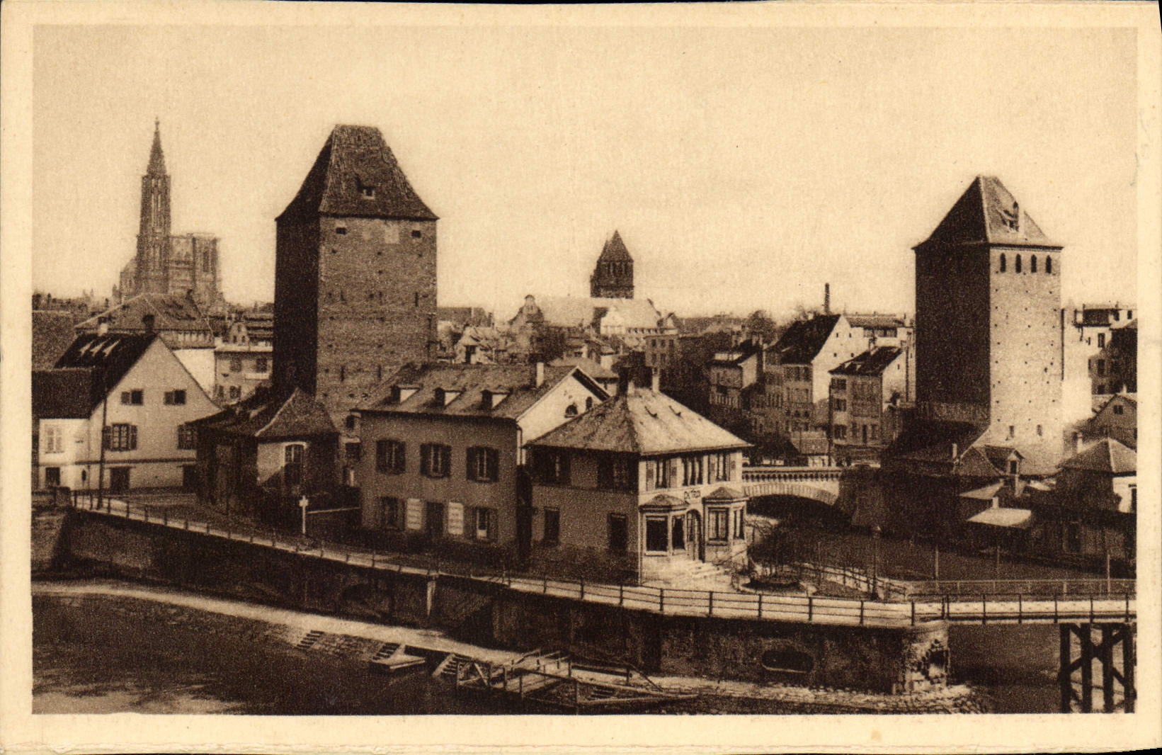 CPA Strasbourg Ponts couverts 