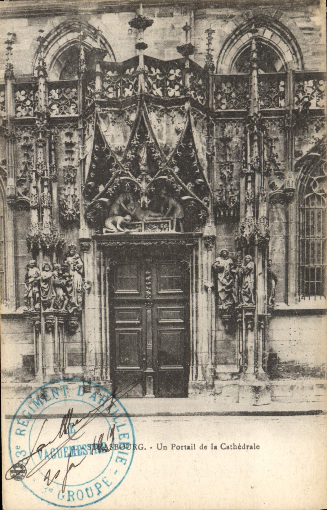 CPA Strasbourg Un Portail de la Cathedrale 