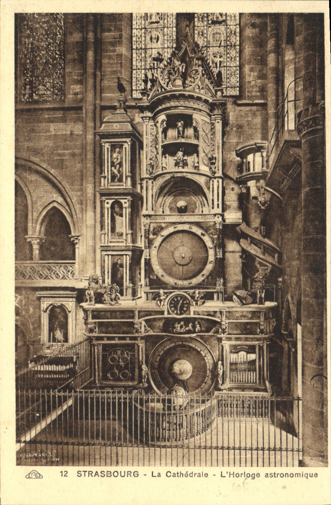 CPA Strasbourg La Cathedrale L'Horloge astronomique 