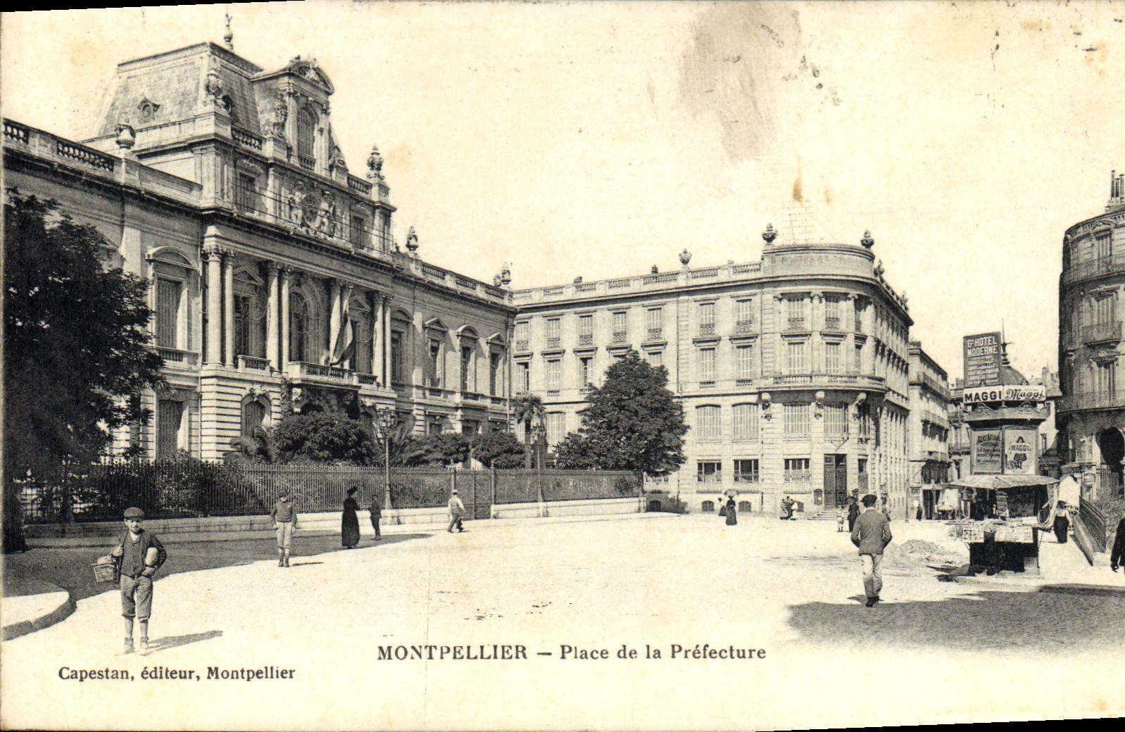 CPA Montpellier Place de la Prefecture