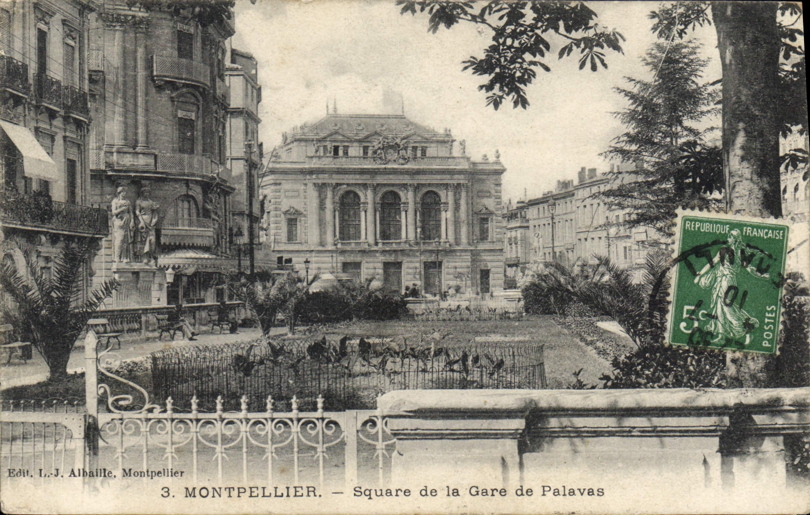 CPA Montpellier Square de la Gare de Palavas