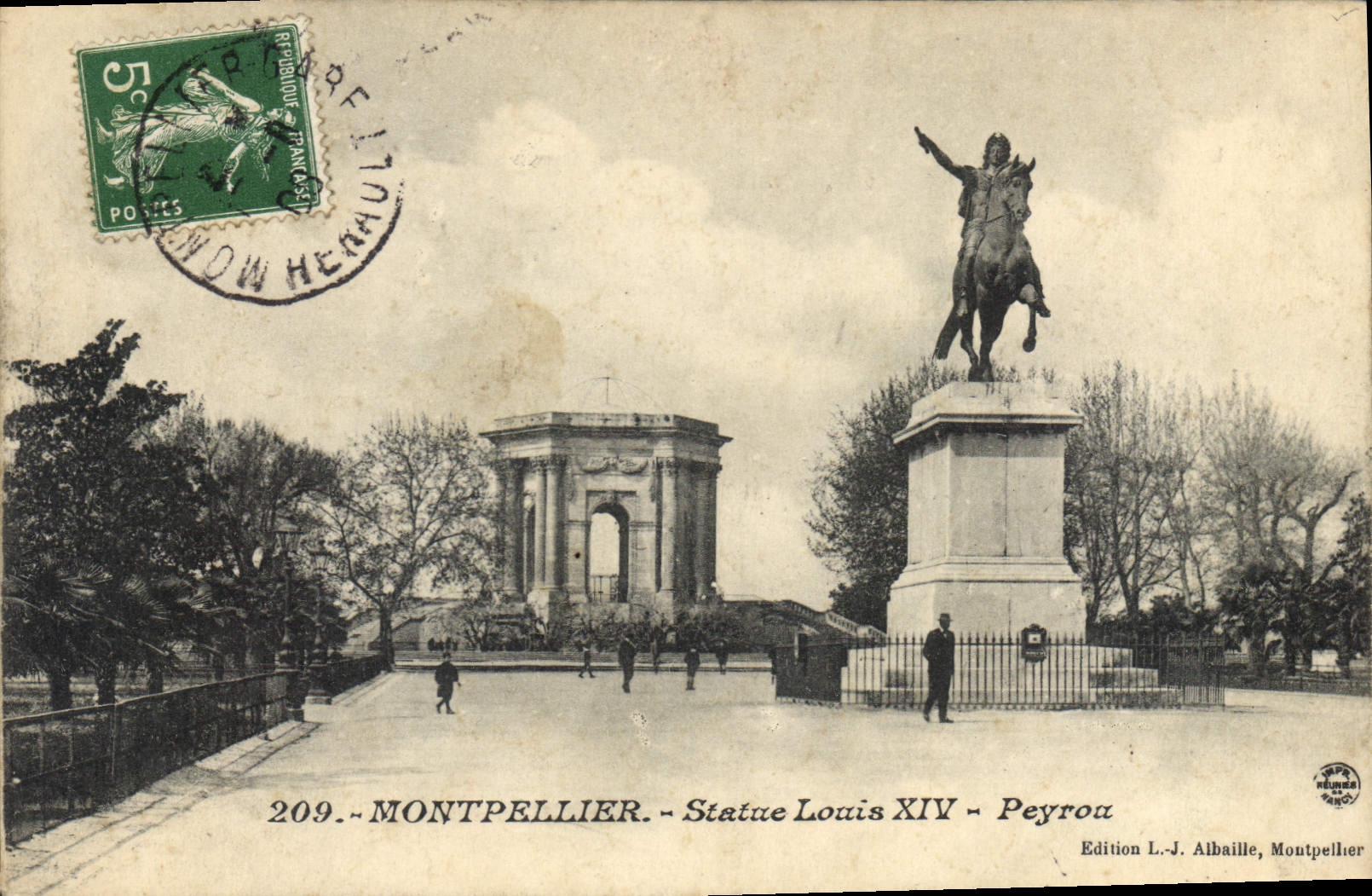 CPA Montpellier Statue Louis XIV Peyrou