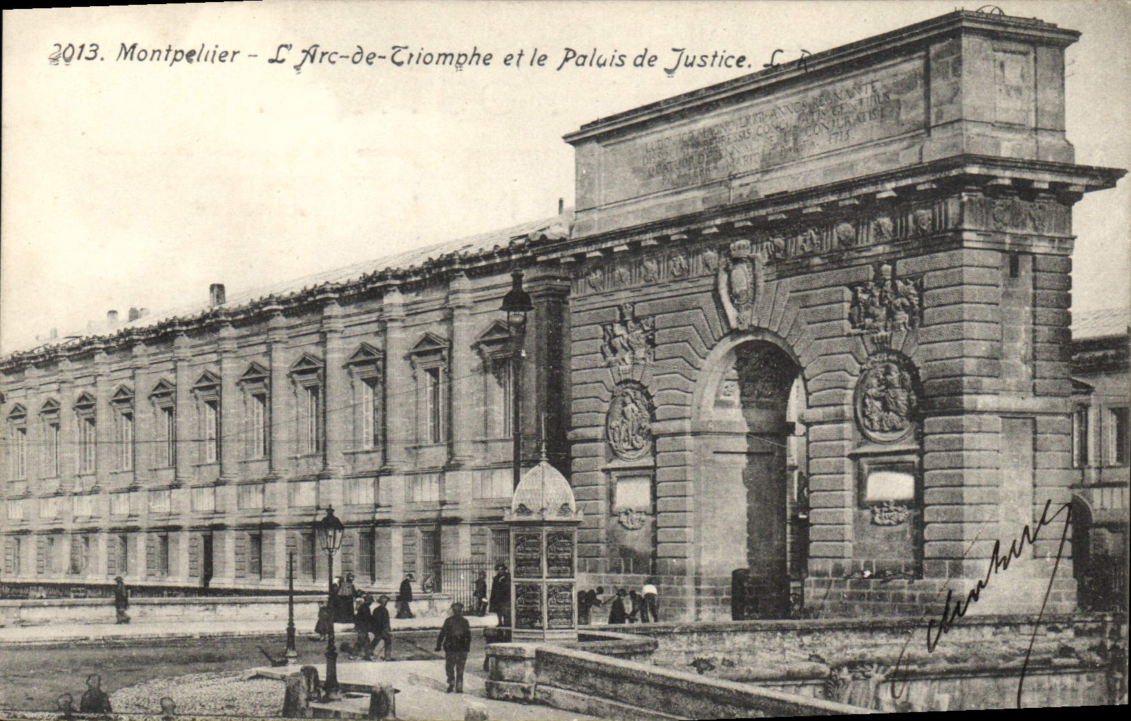 CPA Montpellier L Arc de Triomphe et le Palais de Justice