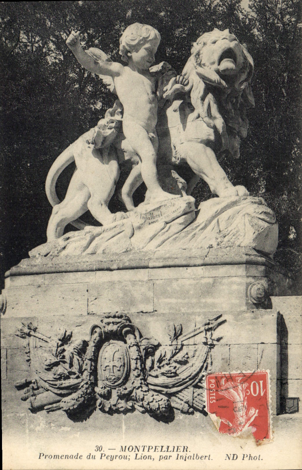 CPA Montpellier Promenade du Peyrou Lion par Injalbert 