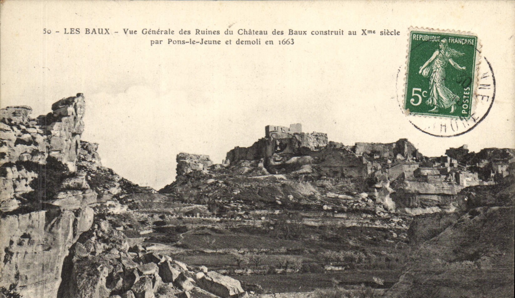 CPA Les Baux Vue Generale des Ruines des Baux construit au X siecle par Pons le Jeune et demoli en 1