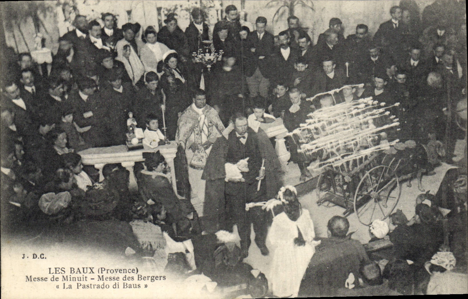 CPA Les Baux Provence Messe de Minuit Messe des Bergers La Pastrado di Baus TOP