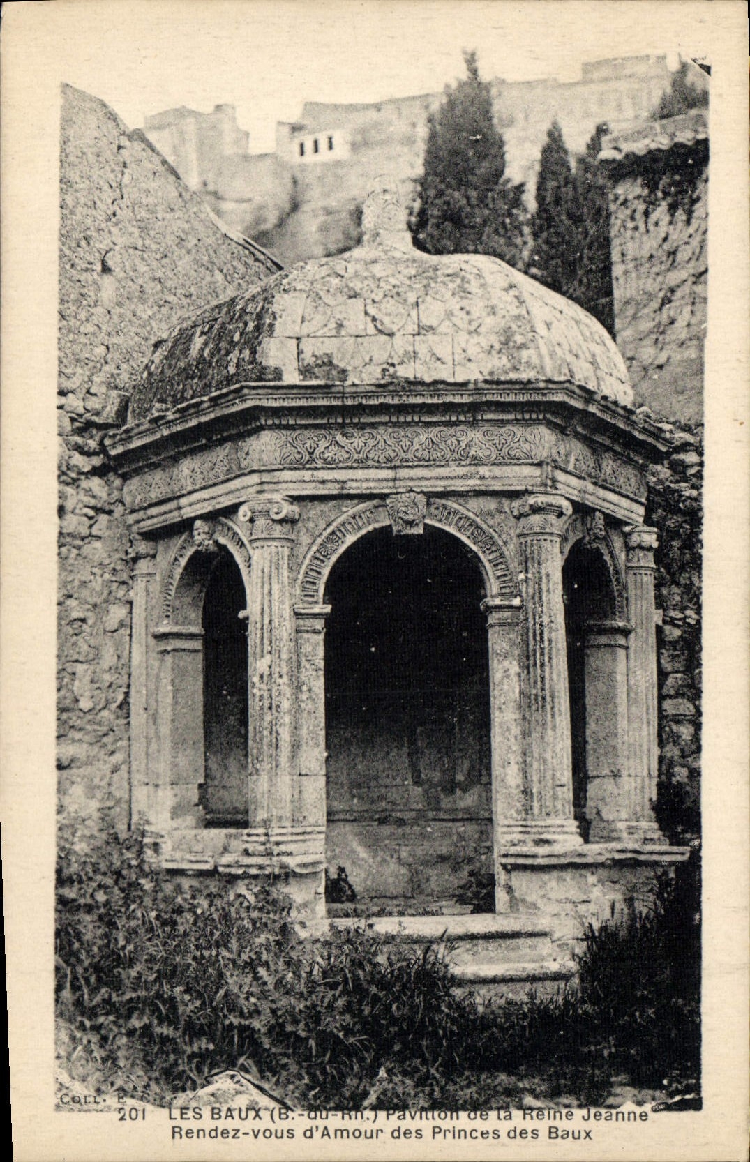CPA Les Baux B du R Pavillon de la Reine Jeanne Rendez vous d'Amour des Princes des Baux 