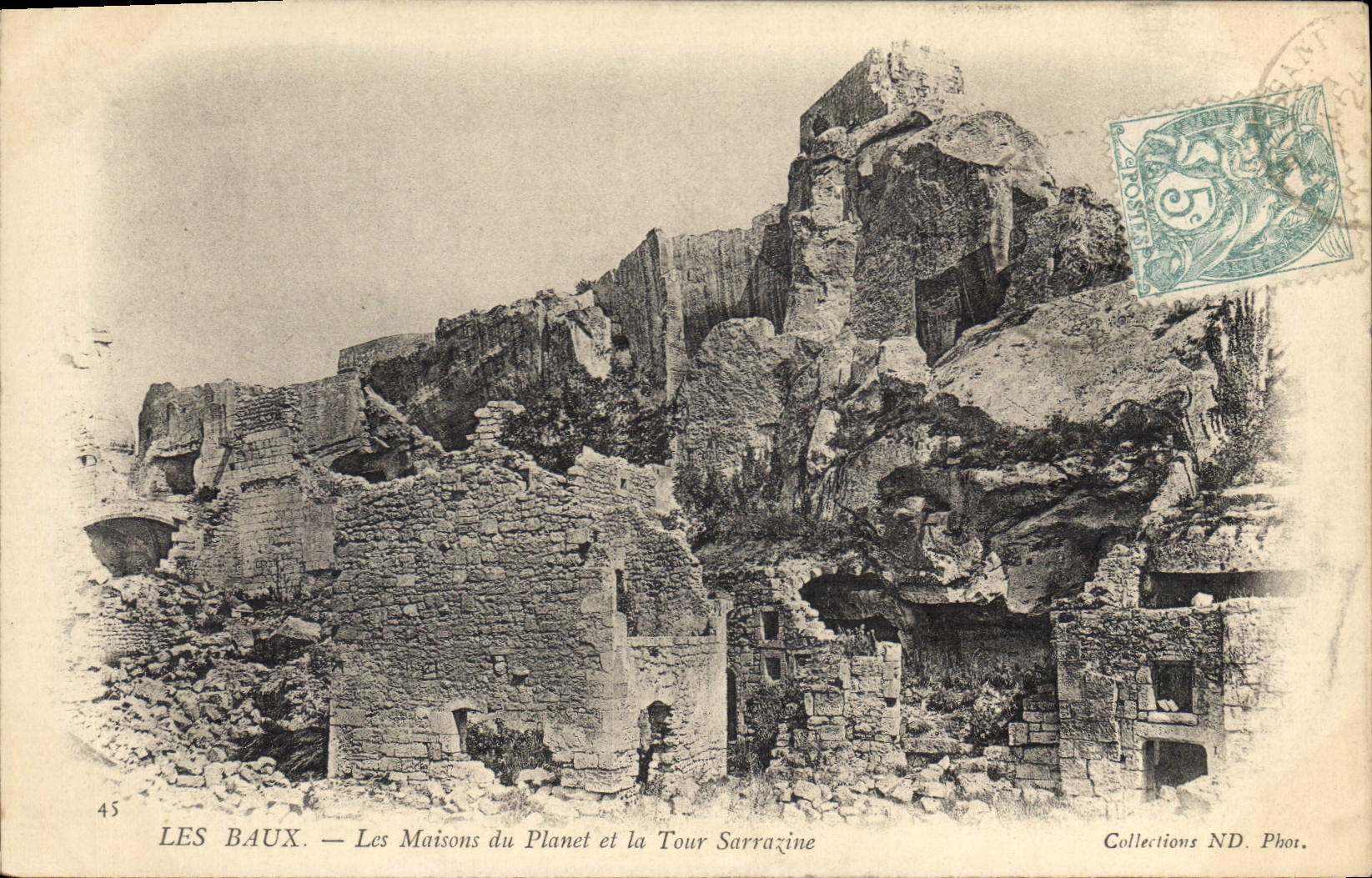 CPA Les Baux Les Maisons du Planet et la Tour Sarrazine