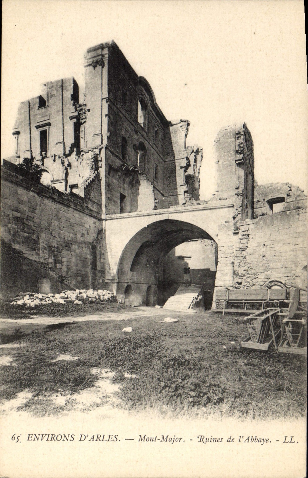 CPA Environs d'Arles Mont Majour Ruines de l'Abbaye 