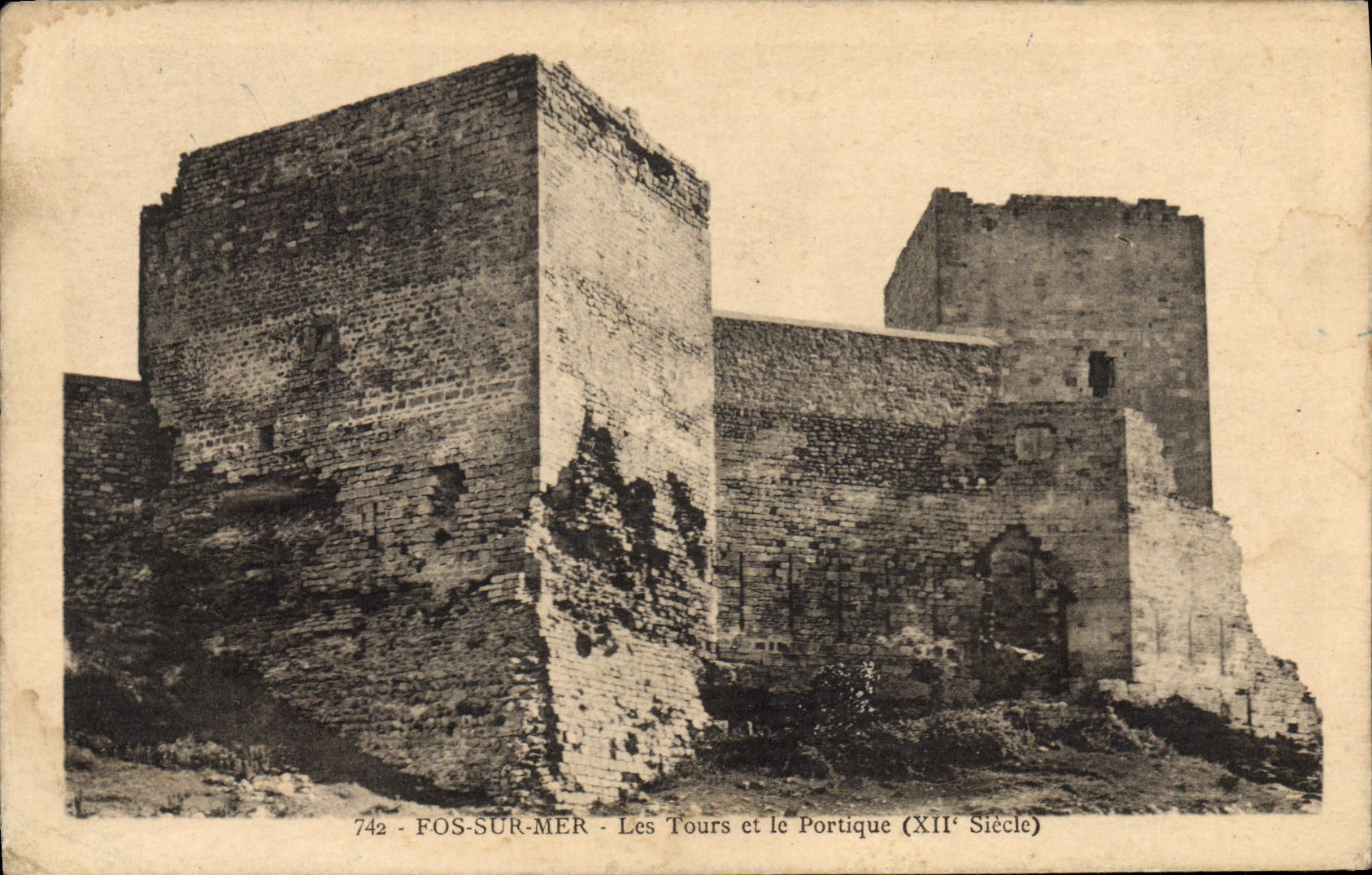 CPA Fos Sur Mer Les Tours et le Portique XII siecle 