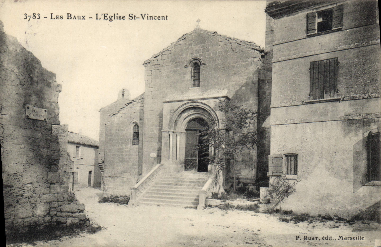 CPA Les Baux L'Eglise St Vincent 