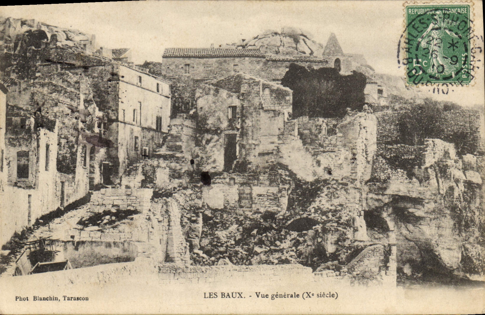 CPA Les Baux Vue generale X siecle 